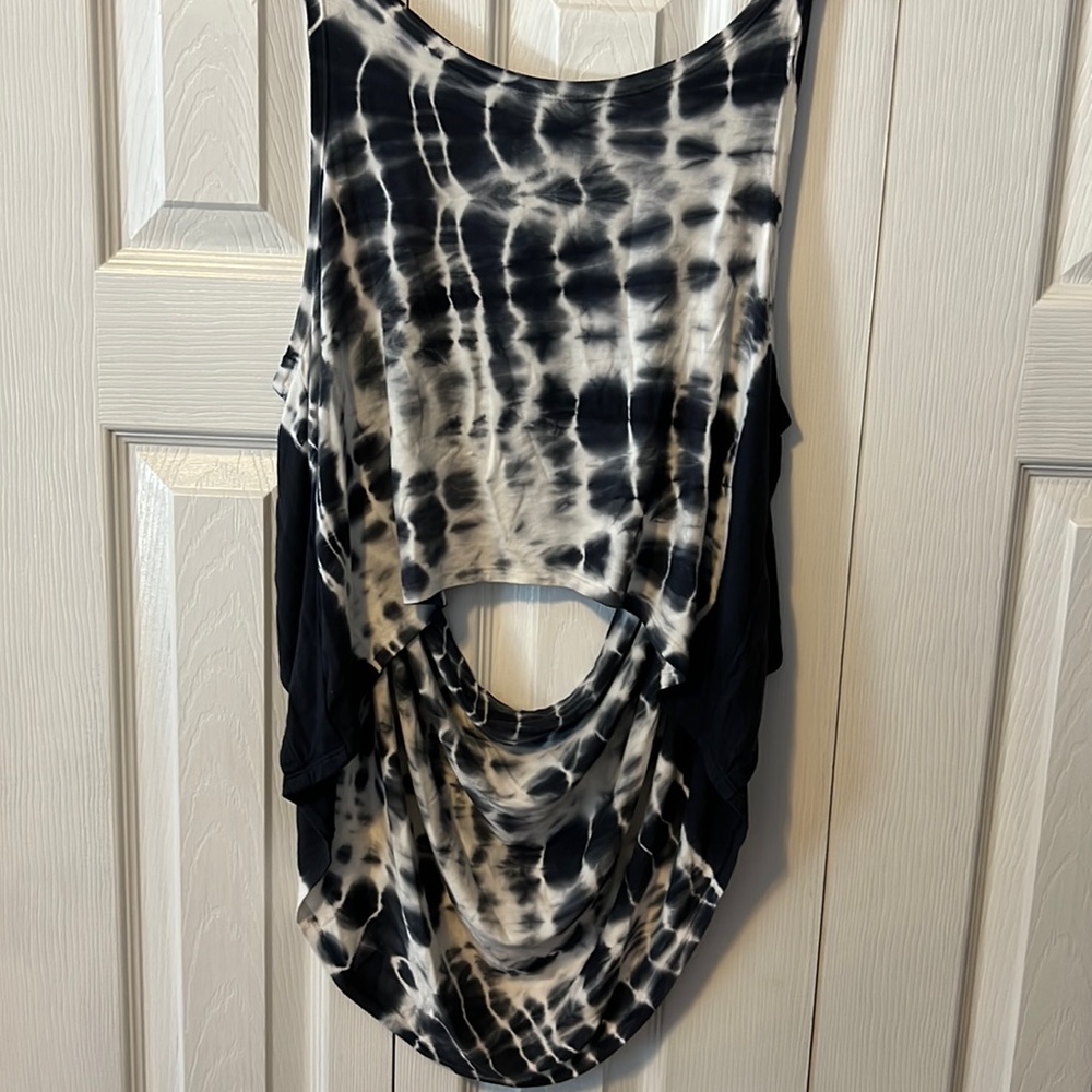 Spenglish tie dye tank size S